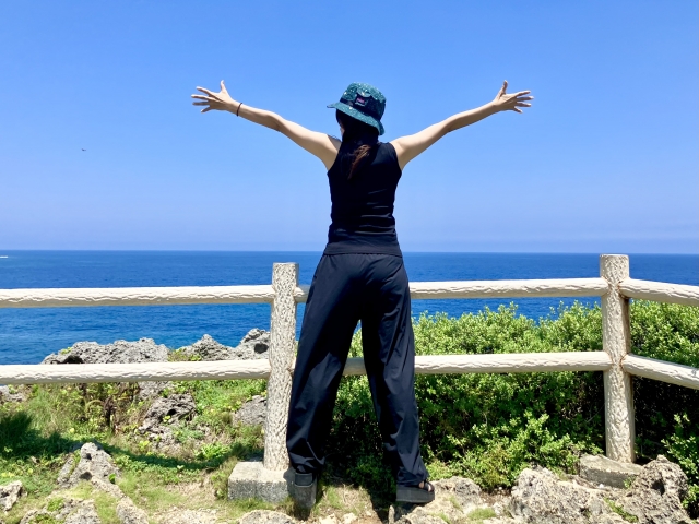 悩みを抱えるイメージ